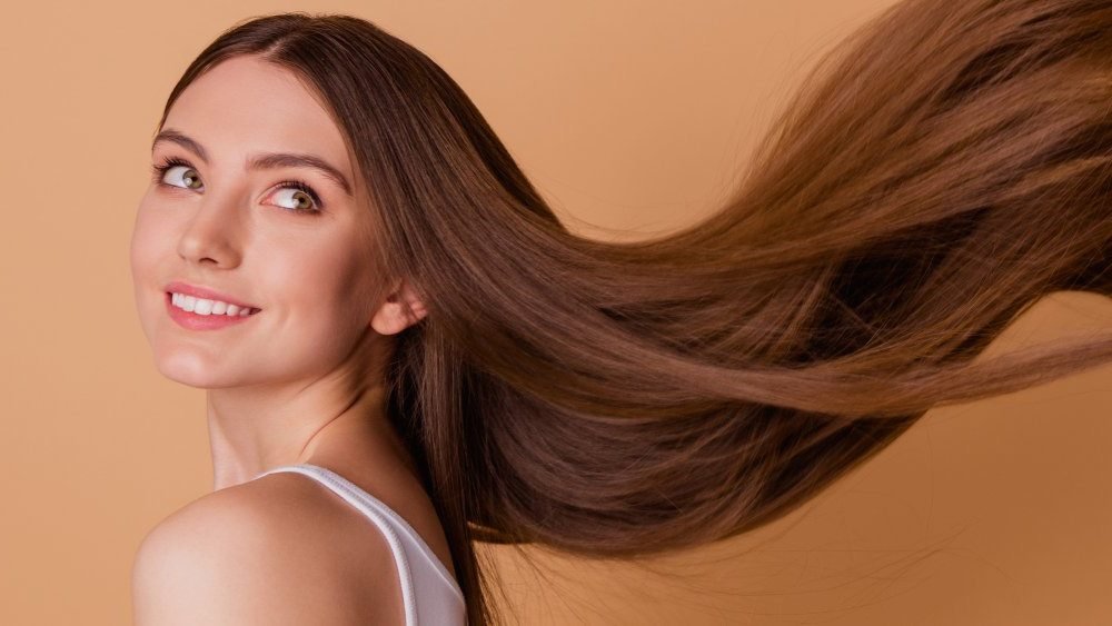 Comment faire pousser ses cheveux plus vite
