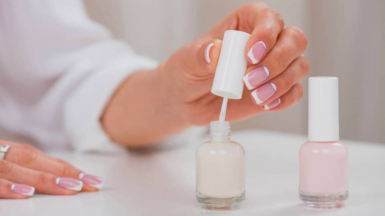 Quelle est la différence entre un primer et une base coat en manucure