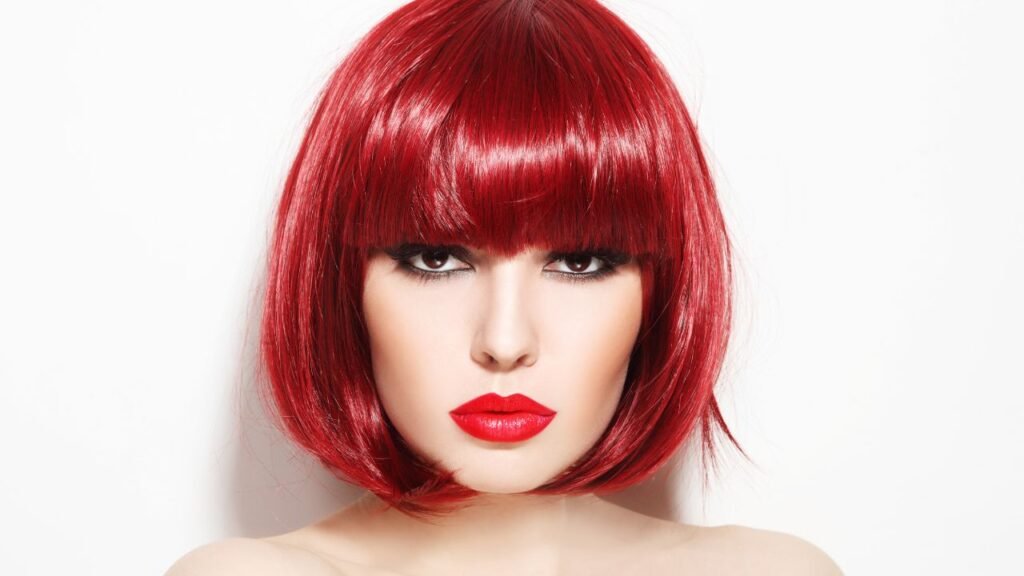 Coupe de cheveux femme 50 ans avec lunettes